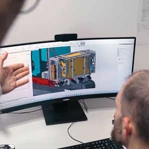 Kundenspezifische Anpassungen gehören zum Tagesgeschäft (Bild: Suncar AG)