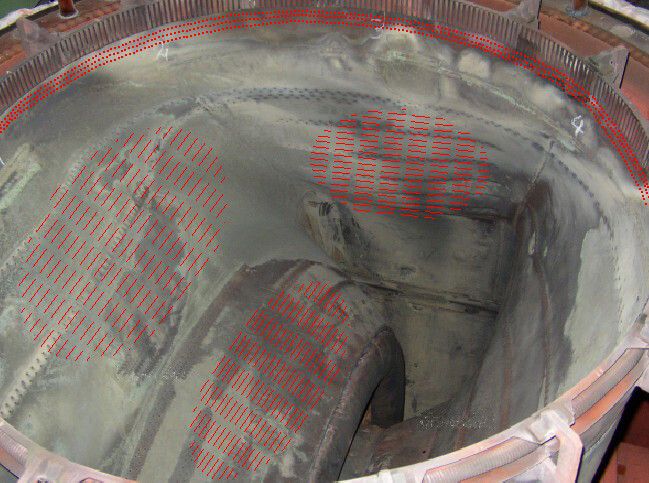 Bild 4: Durch das Anströmens des Heißgasstrahl kann es zu Deformationen und Materialverbrennungen kommen. (Bild: TÜV Rheinland)