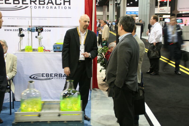 Eberbrach Corporation stellt Schüttler verschiedener Größen aus.  (Bild: LABORPRAXIS)