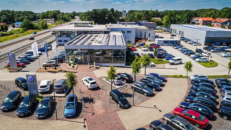 Die Händlergruppe Nowag (im Bild der Standort in Meppen) hat ihr Markenportfolio zum neuen Jahr um drei Marken erweitert. Dies erfolgte durch Übernahme zweier Händlerbetriebe in Leer und in Bünde.(Bild:  Nowag)