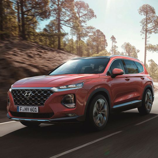 Beim Kauf eines Hyundai Santa Fe gibt es bis zu 10.000 Euro Rabatt.(Bild:  Hyundai)