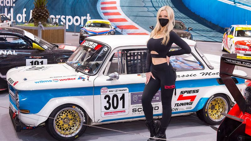 Goldene Felgen als Blickfang und H-Kennzeichen-fähig: Der NSU TT steht gleich für zwei Schwerpunkte der Essen Motor Show: Tuning und Oldtimer. (Messe Essen)