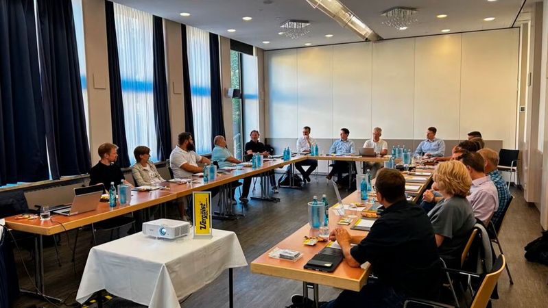 Vergölst bietet für seine Partnerbetriebe aus dem Franchise-Bereich Modulwerkstätten zu verschiedenen Themen an.(Bild:  Vergölst)