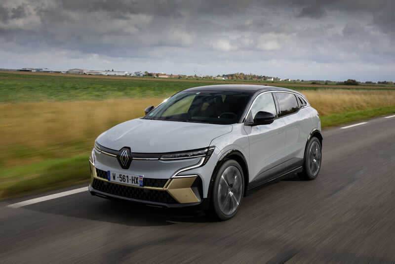 Mit dem Mégane E-Tech nimmt Renault im Frühjahr den VW ID.3 ins Visier. (Bild: Renault/Hungary Out)