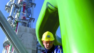 Die neue BASF-Anlage zur Herstellung von Cyclopentanon und Cyclodekanon hat eine Gesamtkapazität von 30 000 Tonnen pro Jahr und ein Investitionsvolumen von über 100 Millionen Euro.  (Bild: Bilder: BASF)