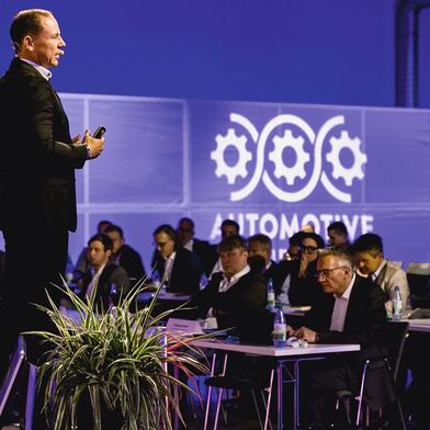 Volkswagen-Partner Martin Osterberger-Seitz auf den Automotive Business Days: „You get what you measure“ (du bekommst, was du misst).  (Bild: Stefan Bausewein)