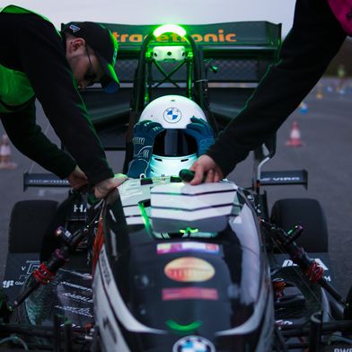 Habia bietet mit seinen PTFE Single Core Cables eine performante Lösung, die sich bereits unter extremen Bedingungen im Hochleistungs-Motorsport (u. a. Formel 1) bewährt. (Bild: ELBFLORACE e.V. )
