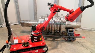 Alotec Dresden hat was Neues! Und zwar die weltweit erste Laseranlage, die sowohl stationär als auch mobilisiert, wie hier, die Materialbearbeitung in Sachen Oberflächenhärten übernehmen kann. (Alotec)