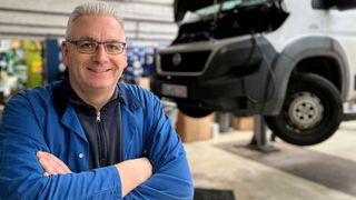 Obermeister Dirk Wellmann von der Kfz-Innung Oldenburg zieht Bilanz: Die Zahl der Neuzulassungen waren 2022 so schlecht wie lange nicht mehr.  (Bild: Kfz-Innung Oldenburg)