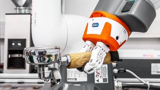 Der Cobot LBR Iisy von Kuka unterstützte Entwicklungsingenieure von Gronbach bei der Qualitätskontrolle eines neuen Kaffeemahlwerks. (Bild: Kuka)