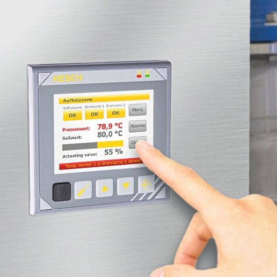 Mit dem HE 5697 von Hesch lassen sich auch komplexe Prozesse leicht und ohne Programmierkenntnisse regeln.(Bild:  Hesch Industrie-Elektronik)