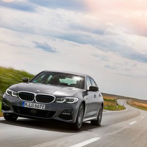 (BMW)