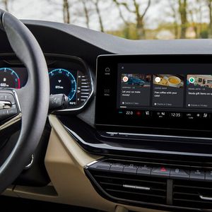 Sonderangebote auf Rädern: Mit „Offers“ bringt Skoda einen neuen Einkaufs- und Incentive-Service ins Auto.(Bild:  Skoda)