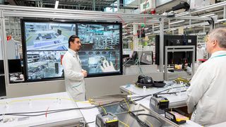 Werksrundgang bei ASM Assembly Systems: Der letztjährige Preisträger des Lean & Green Award gewährte während des „Lean & Green Summit“ praktische Einblicke in seine Produktion. (ASM Assembly Systems)