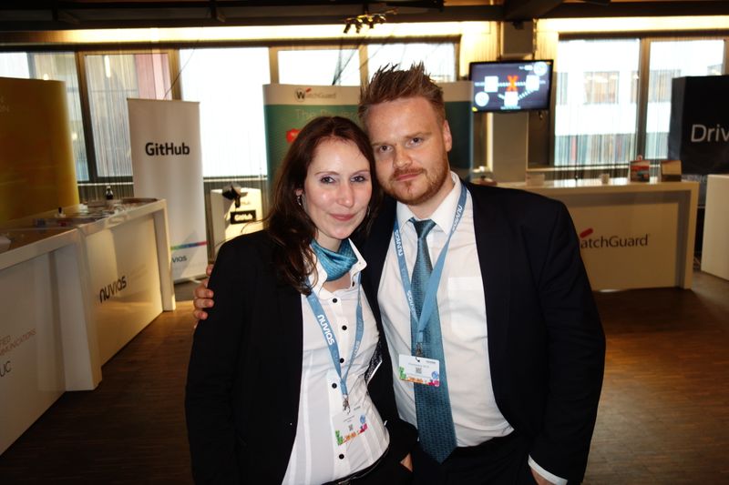 Nach getaner Arbeit geht es nun zur Party, Ulrike Vossmeier und Dennis Gerlach, Nuvias. (Bild: IT-BUSINESS)