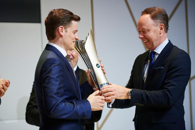 Björn Heilmann von Hansa Nord in Oldenburg (links) wurde der BMW-Manager des Jahres. (BMW)