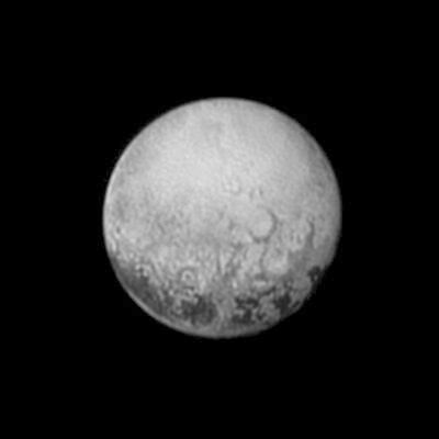 Bei dieser Aufnahme war die Raumsonde New Horizons etwa fünf Milliarden Kilometer von der Erde, jedoch nur vier Millionen Kilometer von Pluto entfernt. (Bild: NASA)