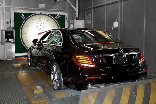 Die Daimler AG setzt auf Kaggle, um mit Hilfe ausgeklügelter KI-Algorithmen die Qualitätskontrolle zu verbessern.(Bild:  Daimler AG)