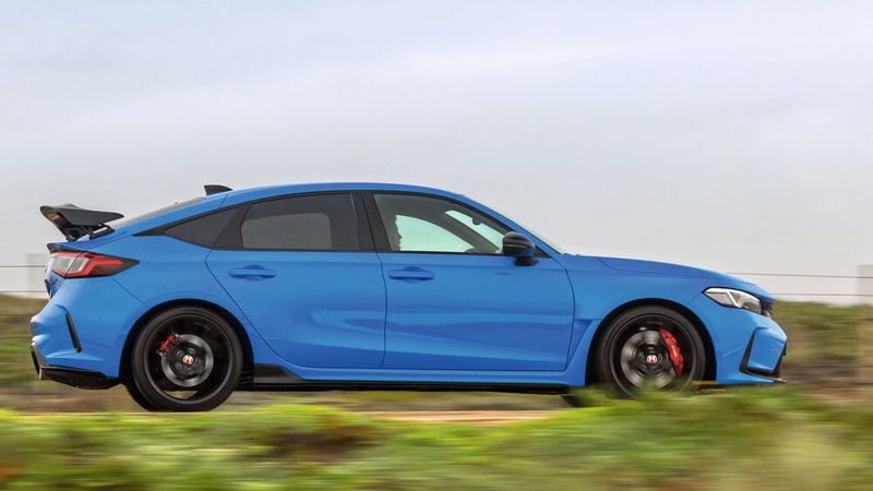 Der mit einer variablen Ventilsteuerung (VTEC) ausgerüstete Benziner bringt es jetzt auf 329 PS, zuletzt waren es noch 320. (Bild: Honda)