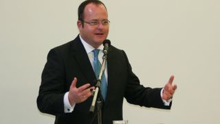 „Mit unserem Standortentwicklungsprogramm haben wir in den vergangenen acht Jahren die Weichen für einen modernen und zukunftsträchtigen Wirtschaftsstandort in Lauda-Königshofen gelegt“, so Geschäftsführender Gesellschafter Dr. Gunther Wobser bei der Einweihung der Neubauten. (Bild: LABORPRAXIS/Platthaus)