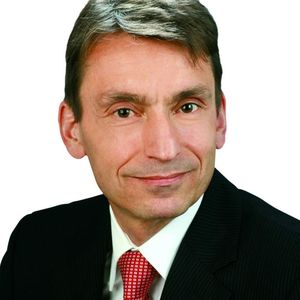 Dr. Wolfgang Morr, Geschäftsführer, NAMUR, Leverkusen: „Auf der INTERKAMA+ präsentiert sich die gesamte Automatisierungswelt. Neu in diesem Jahr war die INTERKAMA+-Lounge, ein Diskussionsforum mit Fachleuten und Führungskräften mit sehr hohem Niveau. Nächstes Jahr wird dieser Erfolg fortgesetzt. Dann können sich Unternehmen auf der INTERKAMA+ Expertenrunde gegenüber Business-Entscheidern, Planungs-, Produktions- sowie Automatisierungsmanagern der internationalen Topklasse exklusiv präsentieren.“