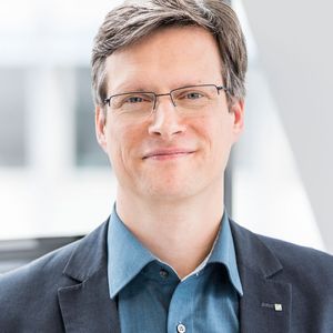 Dr. Urs Schneider, Leiter Medizin- und Bioproduktionstechnik am Fraunhofer IPA: „Mit der Nähe zur Medtec Europe in Stuttgart stellen wir sicher, dass die Marktführer aus der Medizintechnikzulieferung und der Produktionstechnik vor Ort sind.“