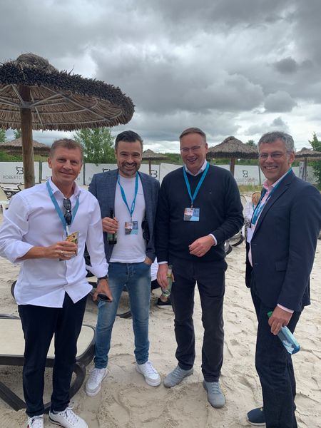 Roland Meinert (Nuvias), Selcuk Sirher  (Computacenter), Guenter Kammertoens (Riverbed) und Georg Vogel (Securonix). (Bild: IT-BUSINESS)