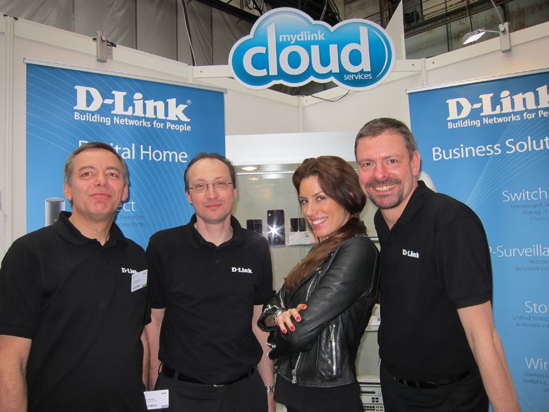 v. l.: Armin Mückner, ALSO, mit seinem D-Link-Team Dirk Böttinger, Melanie Lochner und Thilo Heinze (IT-BUSINESS)
