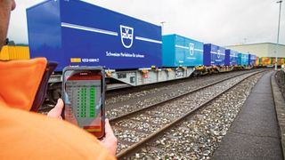 Gemeinsam mit einem Systemspezialisten für den Güterverkehr entwickelte Pilz eine automatisierte Bremsenprüfung für die Schweizer Bundesbahn. (SBB Cargo AG)