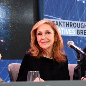 Die US-Fimproduzentin und Schriftstellerin Ann Druyan, Witwe des Astronomen Carl Sagan.(Bild:  2016 Getty Images/Breakthrough Initiatives)