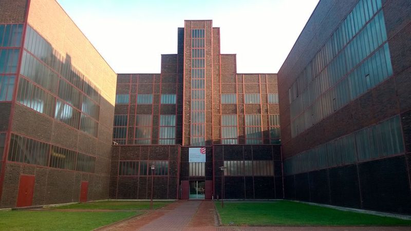 Zum Ausklang des ersten Veranstaltungstags waren die Teilnehmer in das Red Dot Design Museum eingeladen. (Zwettler, konstruktionspraxis)