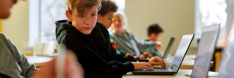 In Hessen verfügen bereits 1.423 der rund 2.000 Schulen über eine gigabitfähige Internetanbindung (Stand Ende Juni)