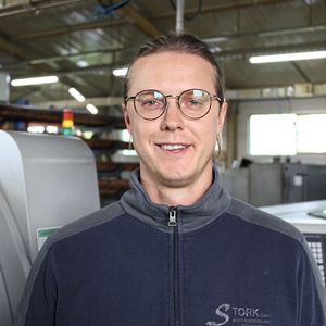 "The heads of the Neoswiss system can be changed easily, quickly and conveniently," says Jonas Ecker, Production Manager at Stork Automatendreherei. "The man at the machine can't really do anything wrong, the repeat accuracy and stability are very good."(Image: Iscar)