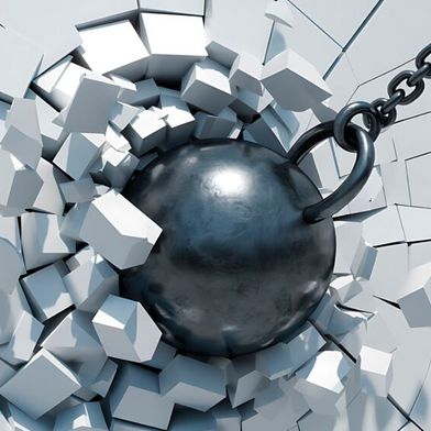 Wenn es um Kernanwendungen in einem Unternehmen geht, ist die Abrissbirne selten die beste Option. Hybride Ansätze und Parallelbetrieb mithilfe von Containern ermöglicht eine sanfte Evolution.  (Bild: © HOSSAIN - stock.adobe.com / KI-generiert)