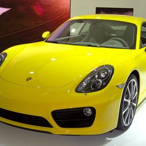 Die dritte Generation des Cayman stellte Porsche auf der Los-Angeles-Auto-Show 2012 (1. – 9.12.2012) vor. Der Sportler ist leichter und stärker als sein Vorgänger.