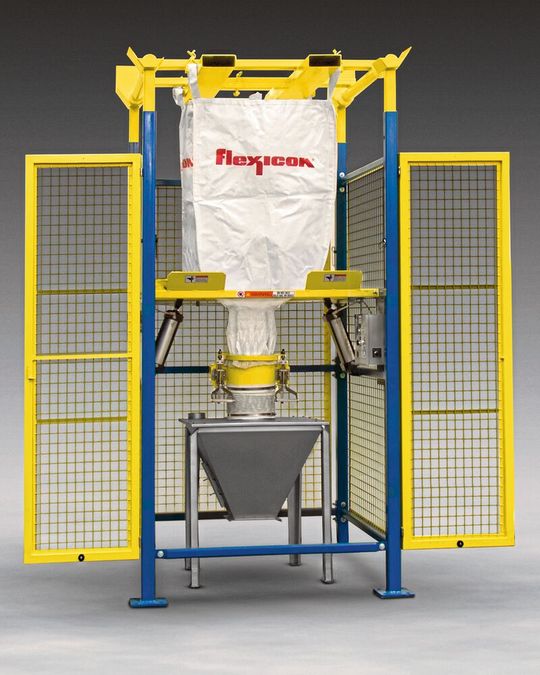 Das Bulk-out Modell BFF Big-Bag-Entleerstation besitzt eine Stahl-Schutzeinhausung mit sicherheitsverriegelten Türen.(Bild:  Flexicon)