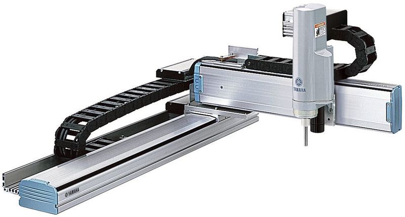 Kartesische Roboter werden gern für Dichtungsprozesse bei der Montage von quadratischen Batteriezellen eingesetzt. Ihre mechanische Steifigkeit und robuste Steuerung bietet Präzision. (Bild: Yamaha)