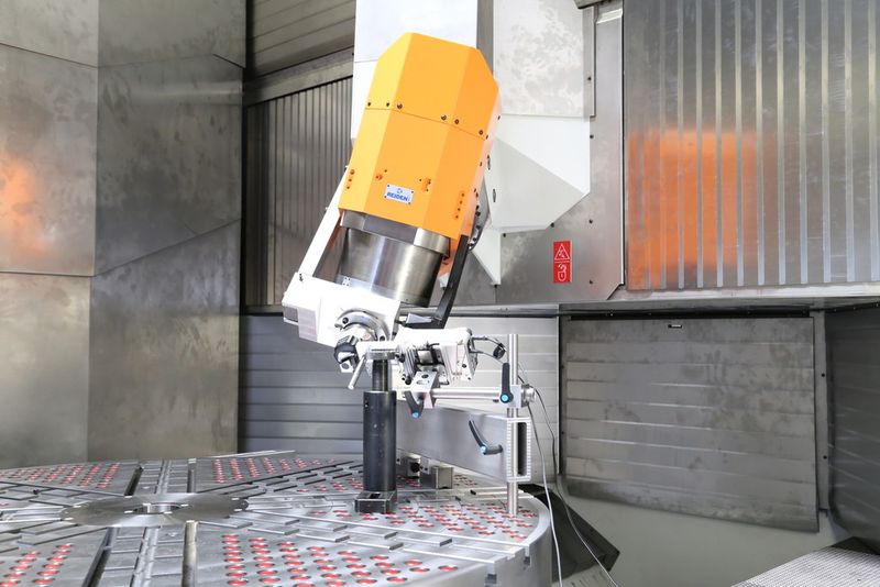 Kernkompetenz Spindeltechnologie: Die Spindeln sind perfekt auf ihre Aufgaben zugeschnitten ist. Patentiert ist die Double-Drive-Spindeltechnologie die sowohl hohe Drehmomente (per Getriebe) als auch hohe Drehzahlen fahren kann. (Matthias Böhm)
