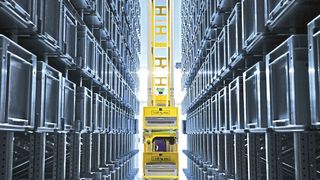 Ob Regalbediengerät oder Werkzeugmaschine, manchmal kann durch Optimierungsmaßnahmen der Steuerung die Arbeitsweise verbessert werden. Doch muss dann die CE-Konformität neu nachgewiesen werden? (Stöcklin)