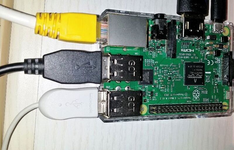 Bild 3: An den Raspberry Pi 3 lassen sich Maus, Tastatur, Display und LAN anschließen und eine MicroSD-Speicherkarte einstecken. (Silica)