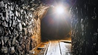 Abb. 1: Im Bergbau müssen zahlreiche Proben auf eine Vielzahl unterschiedlicher Parameter analysiert werden. (Bild: © Tomas Sereda - Fotolia.com.jpg)