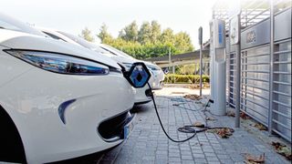 Elektrische Gebrauchtwagen machen in der Zweitvermarktung Probleme. Die Preise sind unter Druck, die Batterie muss gepflegt werden. (Bild: frei lizenziert)