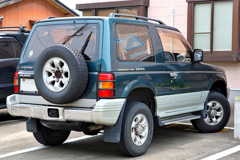 Ab 1990 produzierte Mitsubishi die zweite Generation. (Mitsubishi Pajero 002 / Tennen-Gas / CC BY-SA 3.0)