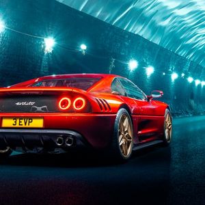 Wer sich für den F355 mit hubraumstärkerem Motor entscheidet, hat 100 PS mehr als beim ursprünglichen F355 zur Verfügung.(Bild:  Evoluto Automobili)