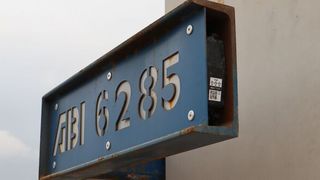 Die Andernacher Bimswerk GmbH & Co. KG, kurz ABI, hat ihre Logistikprozesse mit IoT-Trackern von Sensolus auf ein deutlich höheres Level gehoben. Was sich mit dem Einsatz der Systeme plus einer cloudbaiserten Managementplattform verändert hat, erfahren Sie in diesem Beitrag. (Bild: ABI)