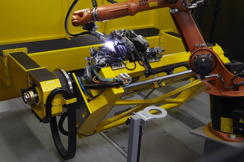 Die hohe Passgenauigkeit im automatisierten Schweißprozess ermöglicht die erforderliche Qualität und Druckfestigkeit der Spezialapparaturen. (Bild: SMT)