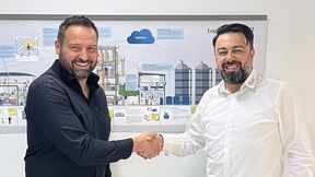 Ekrem Yigitdöl (re.) übergibt die Position des Managing Directors an seinen Nachfolger Michael Riester (li.). (Bild: Open Industry 4.0 Alliance)