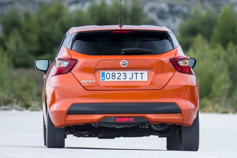 Breite mit Außenspiegeln: 1,94 Meter; Höhe: 1,46 Meter. (Nissan)