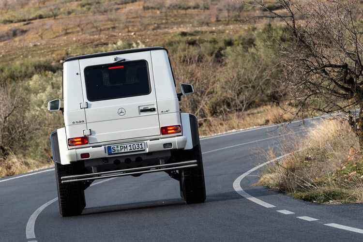 Die Studie ist mit ihren 2,25 Metern Höhe buchstäblich ein überragendes Auto. (Foto: Daimler)