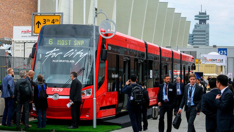 In der Corona-Krise meiden viele Menschen den öffentlichen Nahverkehr. Aber nicht jede ausgefallene Fahrt mit den „Öffis“ kommt dem Auto zugute. (Bild:  Messe Berlin)